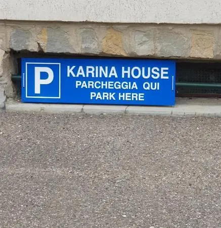 公寓 Karina House -