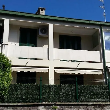아파트 Karina House - *