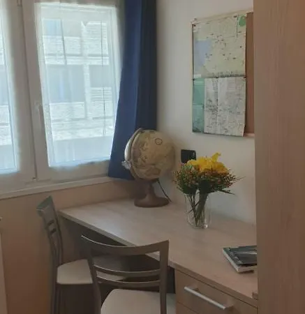 아파트 Karina House - *